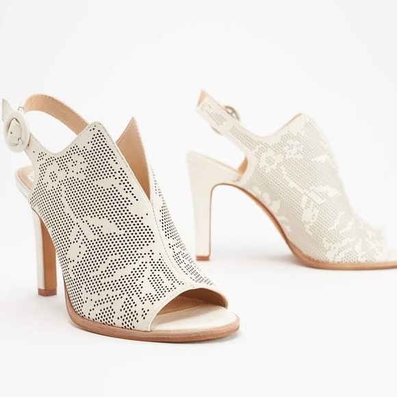Vince Camuto Shoes - Vince Camuto Nattey2 Shield Slingback Sandal